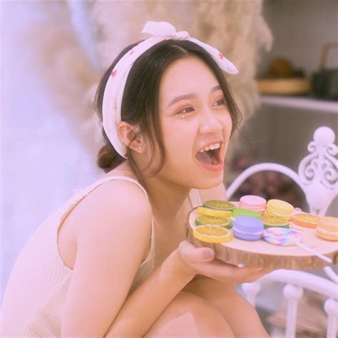 Hot girl phố núi khoe vẻ đẹp trong trẻo như sớm mai Báo Dân trí