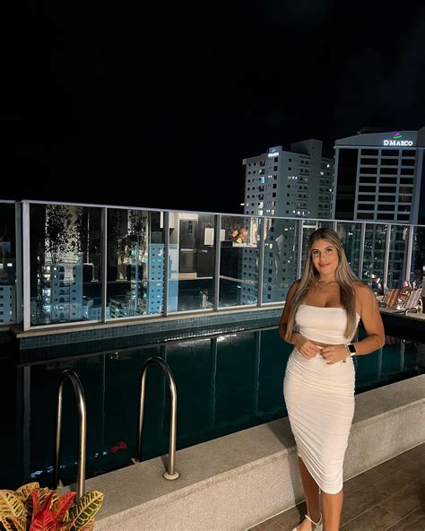 Alexia Cunha (@alexia_cunha) • Instagram photos and videos