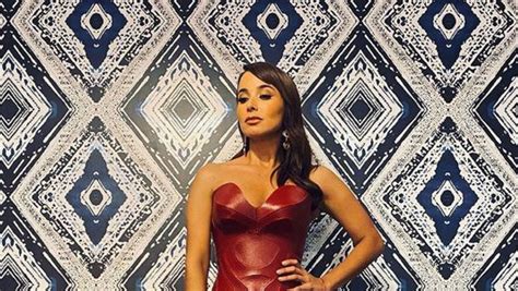 Hot Sexy Majida Issa Bikini Pics