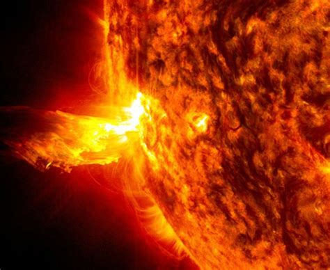 Simulating solar chaos: ESA’s plan to survive the next solar storm