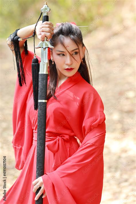 Young beautiful asian woman dressing in traditional Chinese old fashion ...