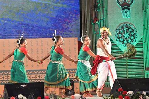 National Tribal Dance Festival A Three Day Smorgasbord Of Folk Art And