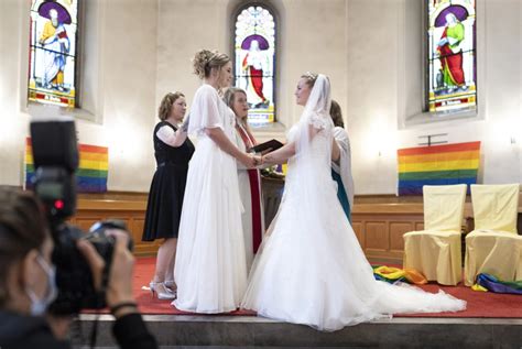 Um dos epicentros da Reforma Suíça vê igrejas aprovarem o casamento gay Voz da Bahia