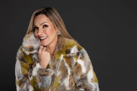 Temporada De Mon Logos De La Vagina En El Teatro Tower De La Peque A Habana Artburstmiami