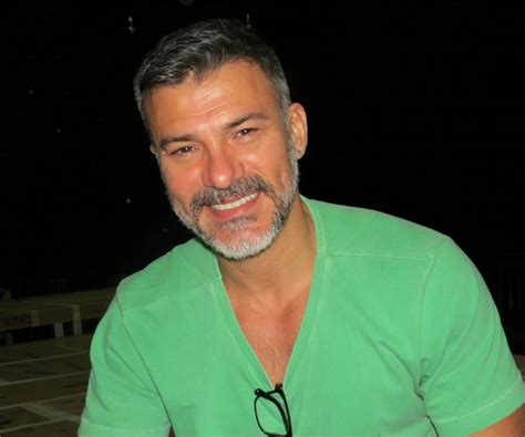 Ator Leonardo Vieira conta Sofro mais do que sinto prazer sendo gay Polêmica Paraíba