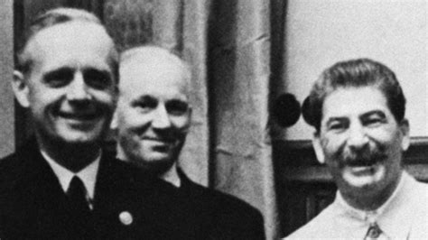 Сталина уравняли с Гитлером