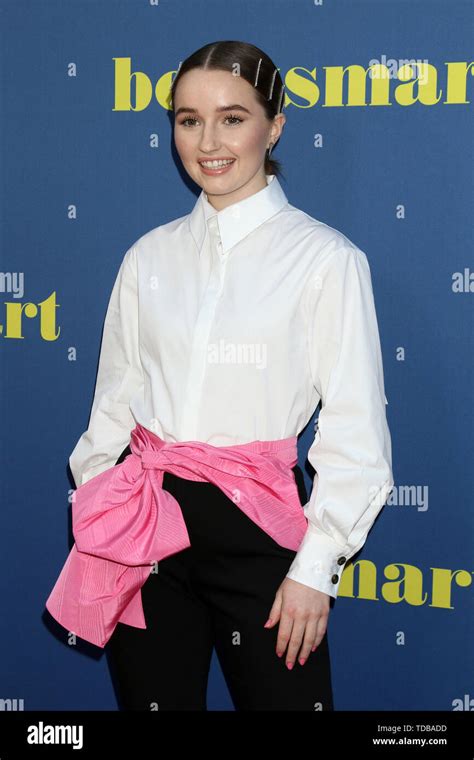 Kaitlyn dever booksmart hi-res stock photography and images - Alamy