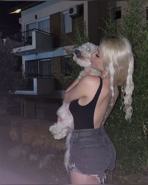 Pin By Meraim Belaloui On Enregistrements Rapides Fashion Photog Blonde Girl Colorful Girl