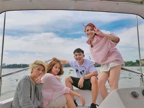 Hot girl hot boy Việt Cuộc sống bình yên của Ly Kute 2sao