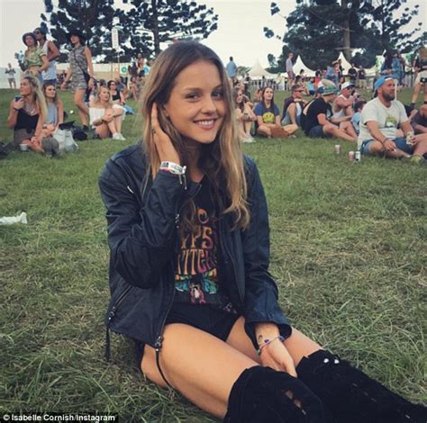 Puberty Blues Star Isabelle Cornish In A Bikini After Falls Festival In Byron Bay Daily Mail