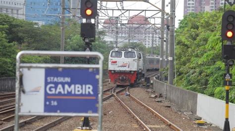 tunjuk.id - Asal Usul Stasiun Gambir, Stasiun Bersejarah yang ...