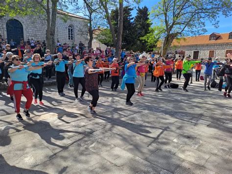 Video I Foto Brojni Me Imurci Na Festivalu Nordijskog Hodanja I