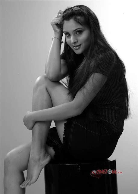 Divya Spandana Hot Photoshoot Stills CINEZONE