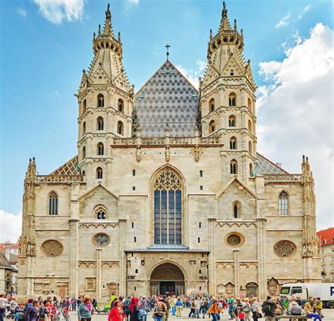 Premium Photo | Facade of st stephen's cathedral