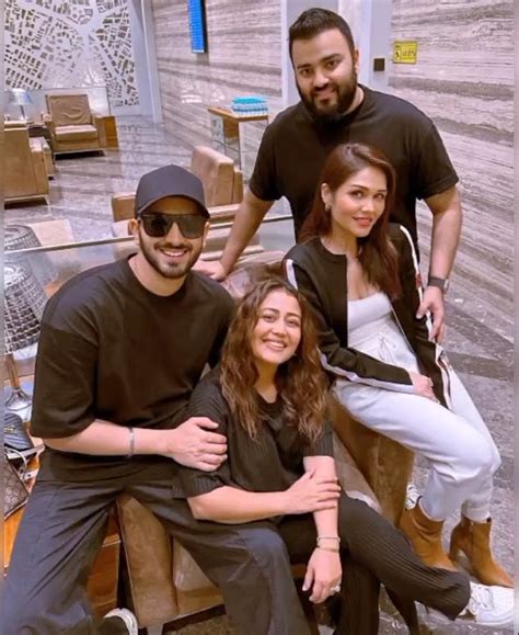 neha kakkar tony kakkar sonu kakkar  family members  viral