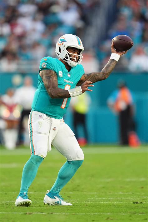 Miami Dolphins' Tua Tagovailoa, Jaylen Waddle inactive vs. Browns