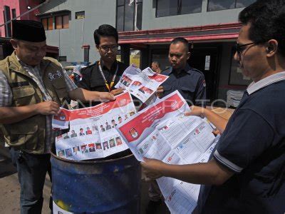 Pemusnahan Surat Suara Rusak ANTARA Foto