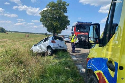 Tragedia Na Drodze Latek Zjecha Z Drogi I Uderzy W Drzewo