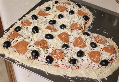 Homemade Heart-Shaped Pizza - Mom Endeavors