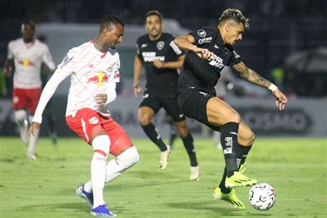 um a menos Botafogo empata o Red Bull Bragantino e vai à fase