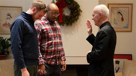 After Popes Decision A Same Sex Couple Receives A Blessing In New York The New York Times