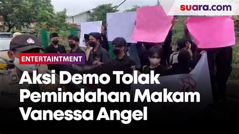 Aksi Demo Tolak Pemindahan Makam Vanessa Angel Video Dailymotion