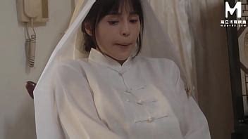 Después de que la milf sexy quedó viuda finalmente encontré una razón para tener sexo con ella