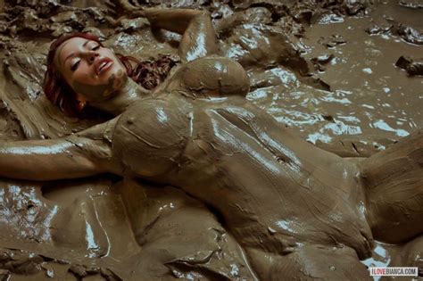 Nude Girl Covered In Dirt Cumception