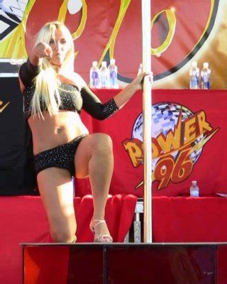 Brooke Hogan Exposing Sexy Bikini Body And Very Hot Ass In Thong Porn Pictures XXX Photos Sex