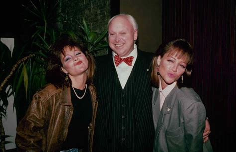 All About Katey Sagals 6 Siblings, Including TV Star Twins Liz and Jean