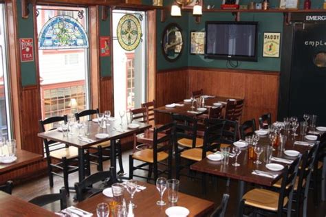 Home Buskers Pub Newport Ri Irish Bar Irish Pubs Ri