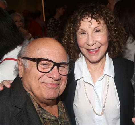 Rhea Perlman reunites with Taxi co-stars Danny DeVito, Tony Danza