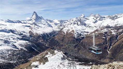 Matterhorn Alpine Crossing Un Funicular Entre Suiza E Italia Entre