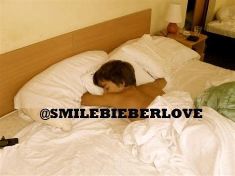 Aww hes so hot when hes sleeping ;) - Justin Bieber Photo (18708559 ...