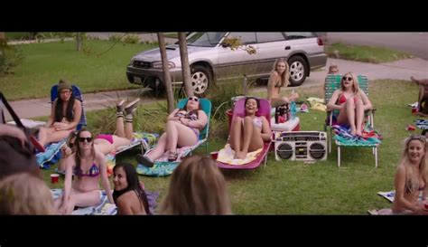 Naked Chloë Grace Moretz in Neighbors 2 Sorority Rising