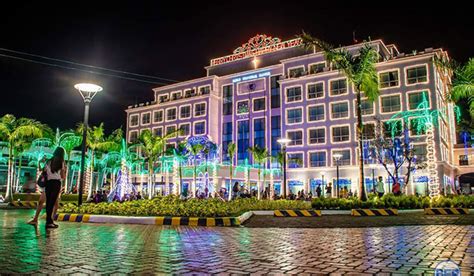 Christmas Lights Brighten Up Iloilo Capitol Complex Iloilo