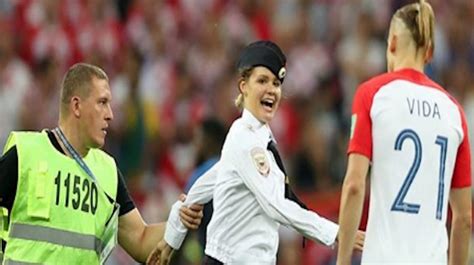 Terkuak Alasan Band Pussy Riot Menyusup Di Final Piala Dunia