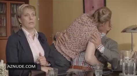 KOMT EEN MAN BIJ DE DOKTER NUDE SCENES AZNude