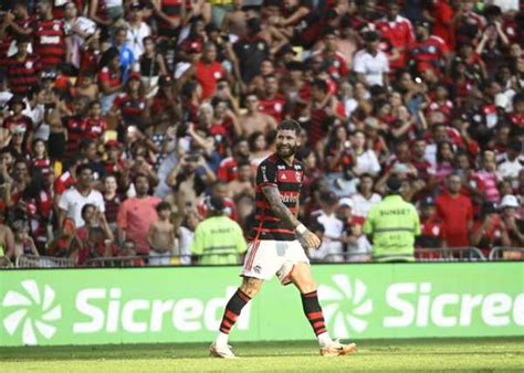 Léo Pereira do Flamengo dedica gol de falta a David Luiz Me ensinou