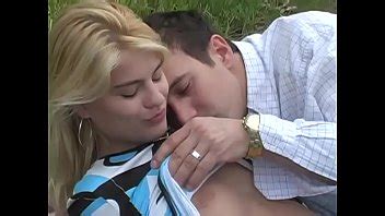 Una Chica Desatada Es Golpeada Por Dos Chicos 4 XVIDEOS