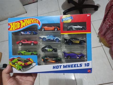 Hot Wheels Pacote Carros Sortidos Modelo Pode Variar Mattel Multicor Um Pacote Sortido