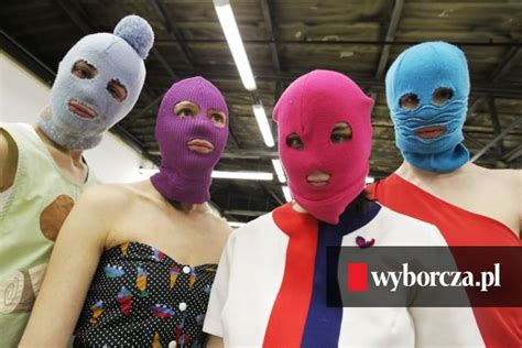 Pussy Riot Dwoje Naszych Cz Onk W Znikn O Na Krymie Przez Dob Nie By O Z Nimi Kontaktu