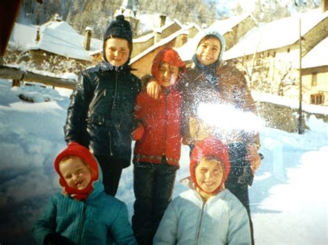Photo De Classe Classe De Neige De 1970 ECOLE INSTITUTION GAY Copains D Avant