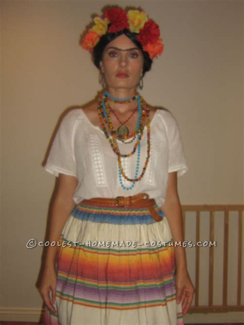 frida kahlo outfit 4