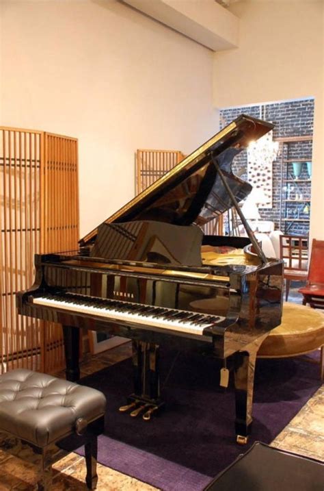 Impeccable Yamaha C7 Concert Grand Piano For Sale At 1stdibs