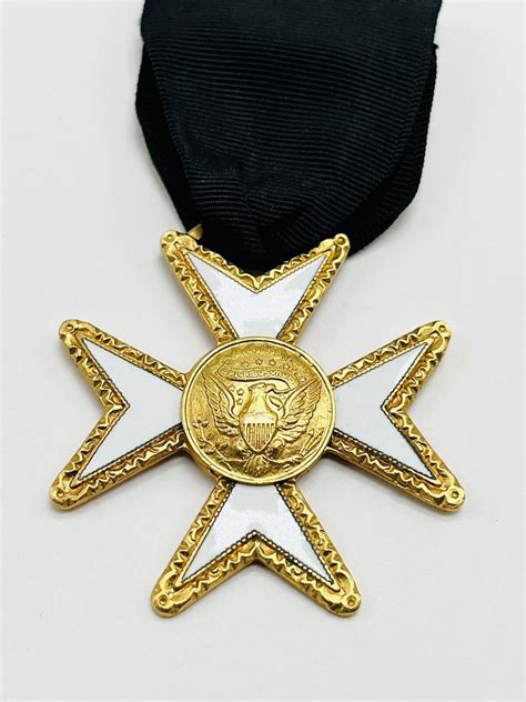 Vintage Original Knights Templar Masonic Maltese Cross Membership Medal