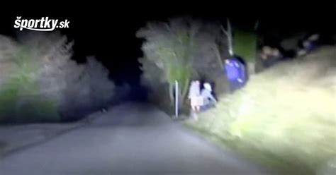 VIDEO Fanúšikovia Rely Monte Carlo sa neovládli Sex priamo pri trati Športky sk