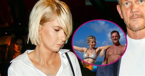 Jaki Brzuch Ona Cezarego Pazury Chwali Si Figur W Bikini Kozaczek