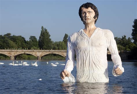 Colin Firth Finally Gets The Mr Darcy Statue He Deserves Colin Firth