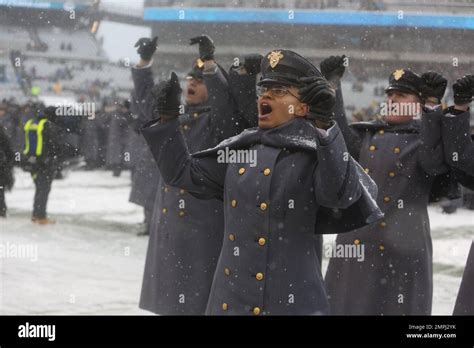 First Captain Simone Askew The First African American Woman To Lead